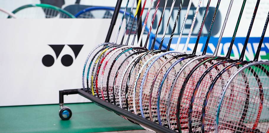 バドミントンラケット