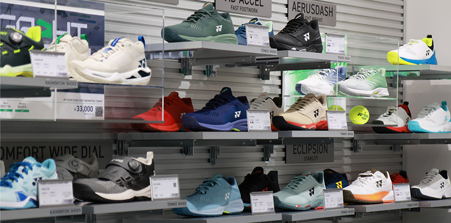 テニスシューズ